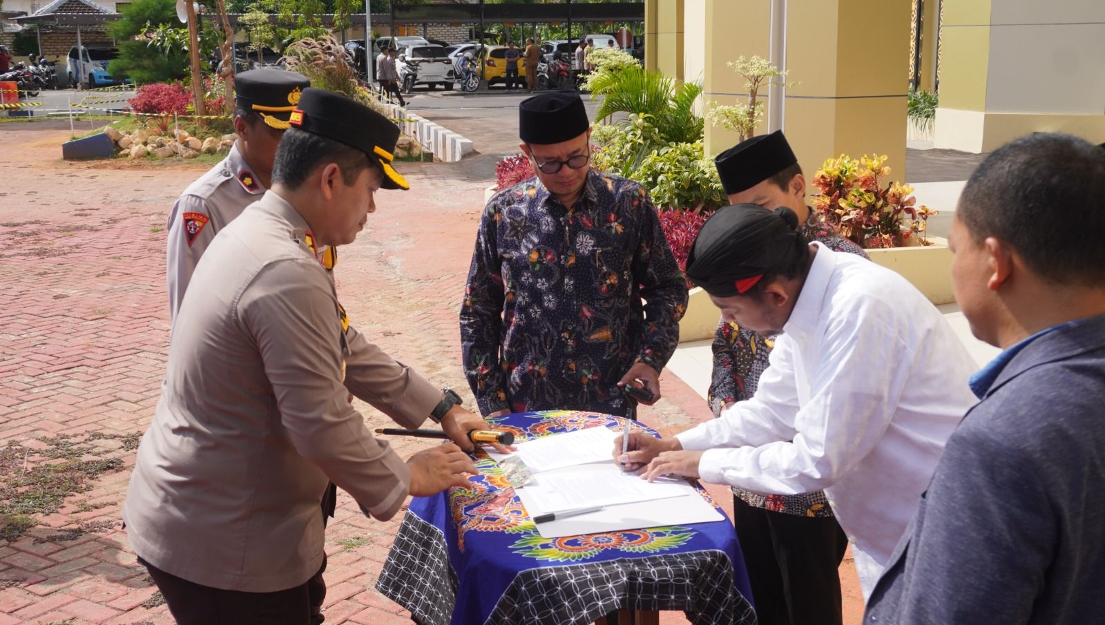 Dandim 0827/Sumenep Hadiri Apel  Serah Terima Tim Walpri