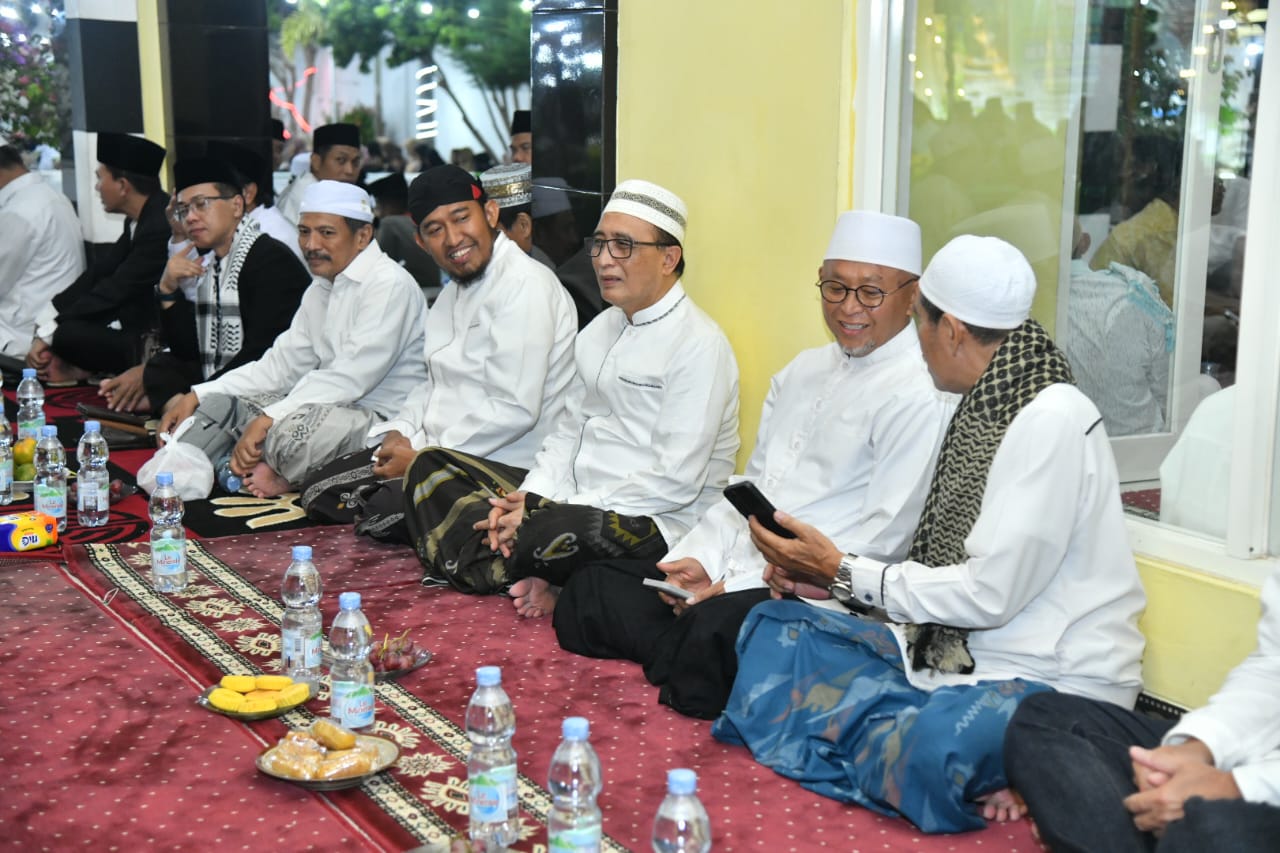 Makin Faham, Bupati Fauzi dan KH. Busyro Karim Peringati Maulid Nabi Muhammad di Masjid Al-Alim