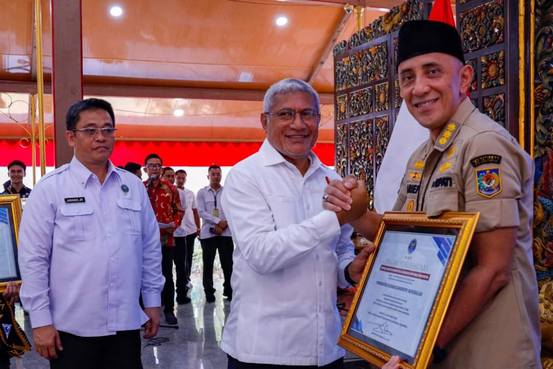 BNN Berikan Penghargaan kepada Insan P4GN di Madura