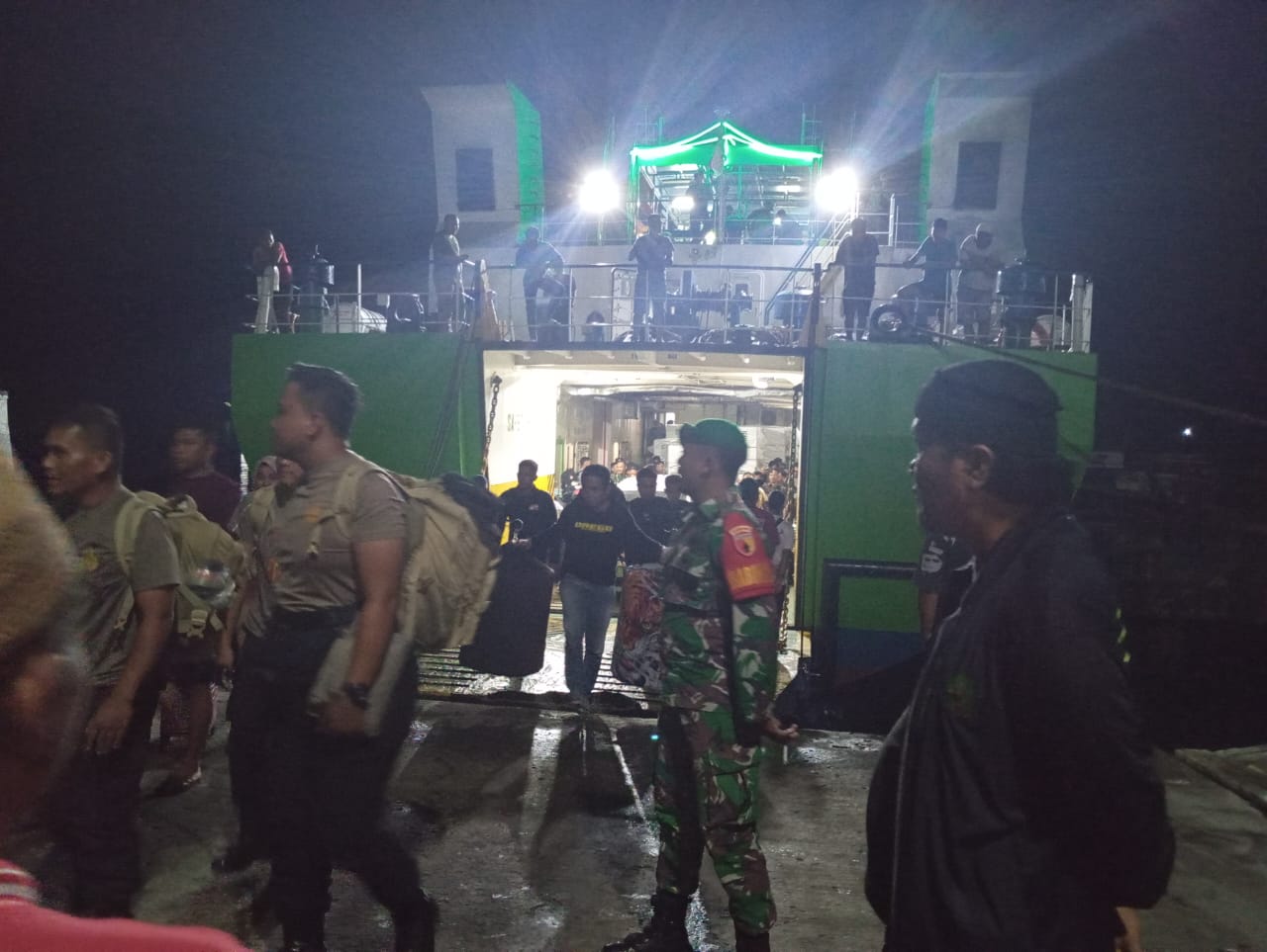 Distribusi Logistik Pilkada ke Pulau Kangean Dikawal Ketat Aparat
