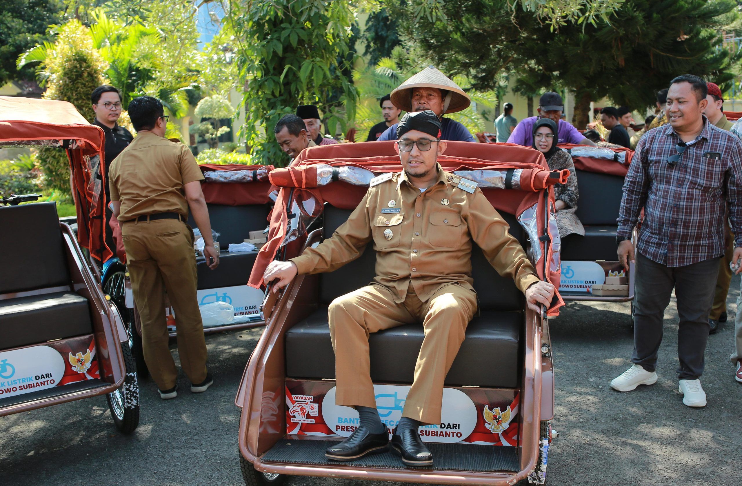 Sumenep Regent Fauzi Wongsojudo Championing Welfare Through Electric Rickshaw Initiative