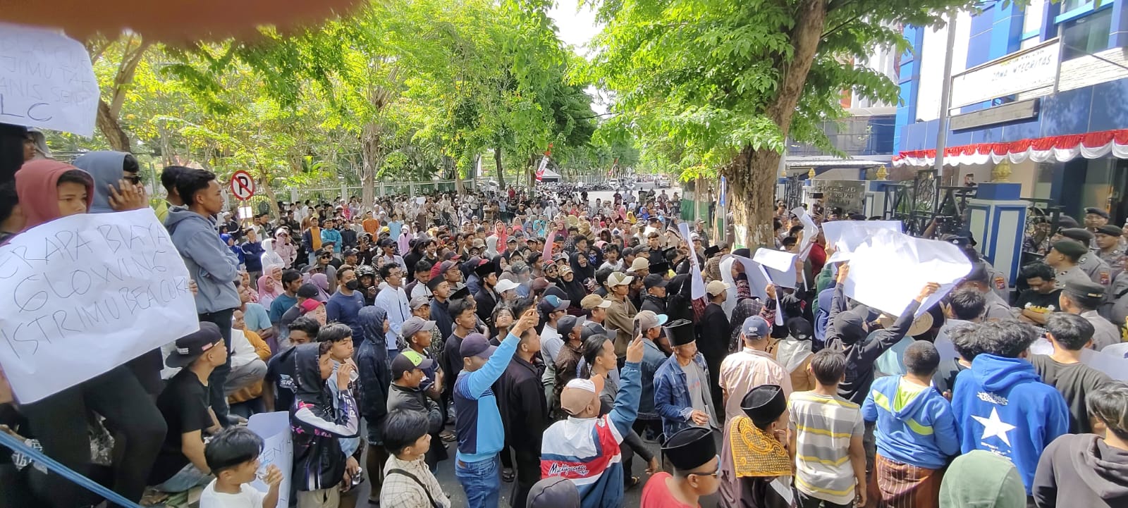 Dua Sisi Penindakan: Bea Cukai Kudus Sita dan Tersangkakan, Bea Cukai Madura Hanya Segel Mesin