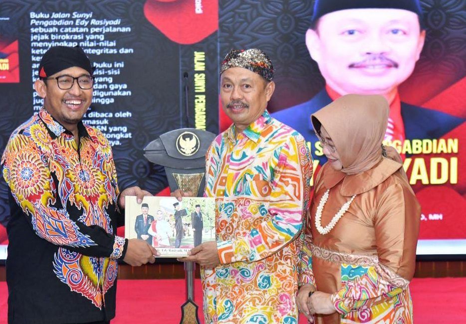 Sebuah Titik Akhir dan Awal: Kisah Perpisahan Sang Birokrat Penuh Dedikasi