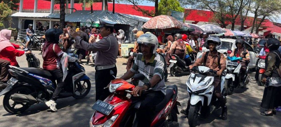 Polisi Sapa Orang Tua di SMPN 1 Sumenep, Ajak Bersama Tekan Kecelakaan Pelajar