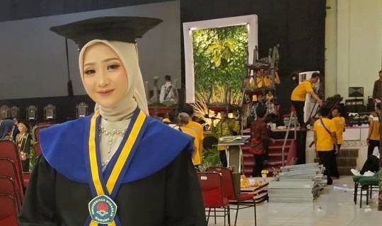 Nelly Farraniyah: Senada di Lapangan, Serasi di Akademis