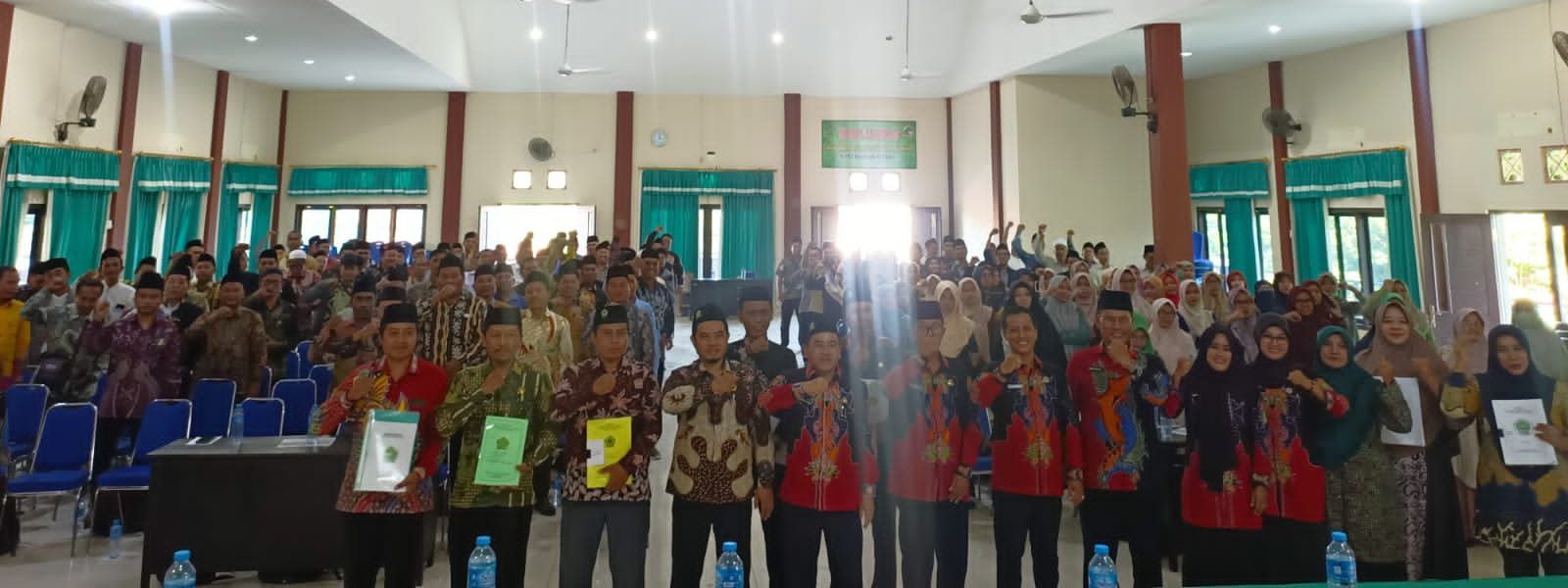 Keren! Seluruh Madrasah di Sumenep Wajib Upacara dan Lagu Nasional, Kepala Madrasah Sambut Positif