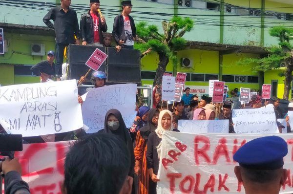 Waspada! Mafia Tanah Mengincar Pesisir Madura: SHM Laut Gersik Putih, Ancaman Serius yang Harus Diusut Tuntas