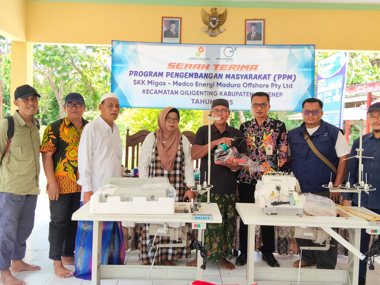 SKK Migas dan Medco Energi Salurkan Bantuan Mesin Jahit