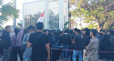 Demonstrasi Panas di Sumenep: Massa Menilai DPRD Kehilangan Fungsi dan Keberpihakan