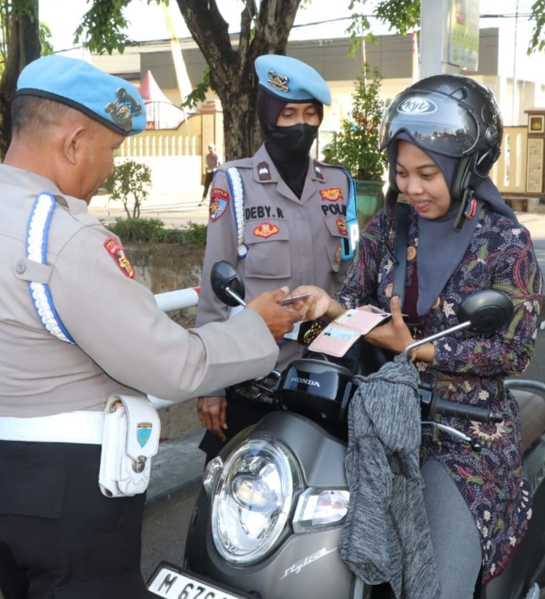 Tim Gaktiblin Bidpropam Polda Jatim Mitigasi Cek Kelengkapan Personil Polres Sumenep