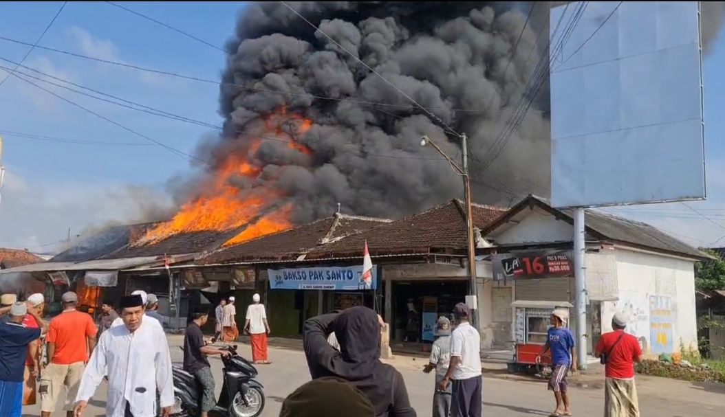 Tujuh Kios di Ganding Sumenep Ludes Terbakar, Kerugian Capai Rp1,5 Miliar