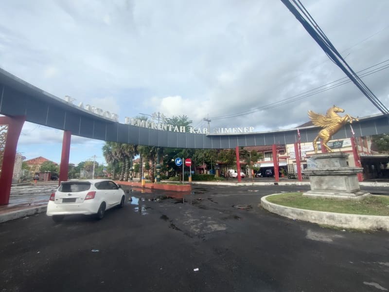 Jalan Rusak Meresahkan Warga Sumenep: Pemkab Janji Prioritaskan Keluhan Reses I DPRD Tahun 2025