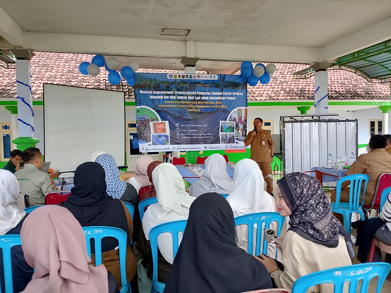 MAHASISWA UNEJ Bawa Teknologi Hilir-Hilir ke Desa Seletreng: Usir Cara ‘Primitif’ Nelayan Lewat Fish Light dan Smart Dryer