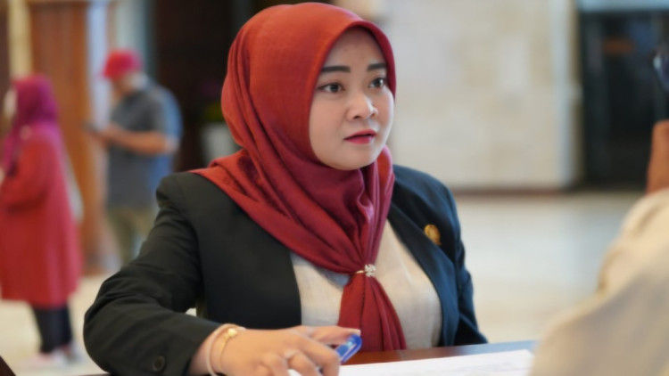Kritik Filosofis Indri Yulia: Kasus HIV Anak di Jatim Sebagai Alarm Kegagalan Sistem Pencegahan Berbasis Keadilan