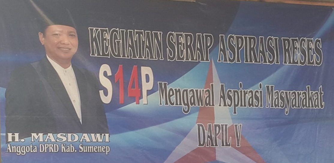 Jalan Rusak dan Kuda Liar di Pantai Lombang