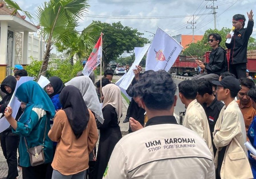 Sumenep Menggugat: Mahasiswa Ogah Hak Pilih Rakyat Ditukar dengan ‘Kamar Gelap’ DPRD!
