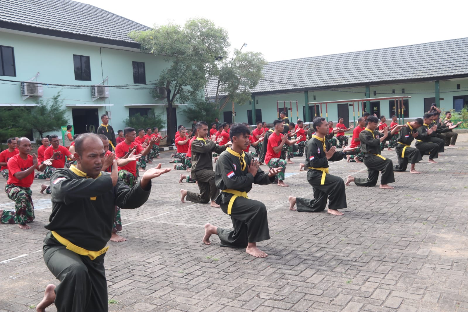 Lebih Dari Sekadar Bela Diri: Bedah Teknik Pencak Silat Militer Korem 084/BJ di Kodim 0827 Sumenep