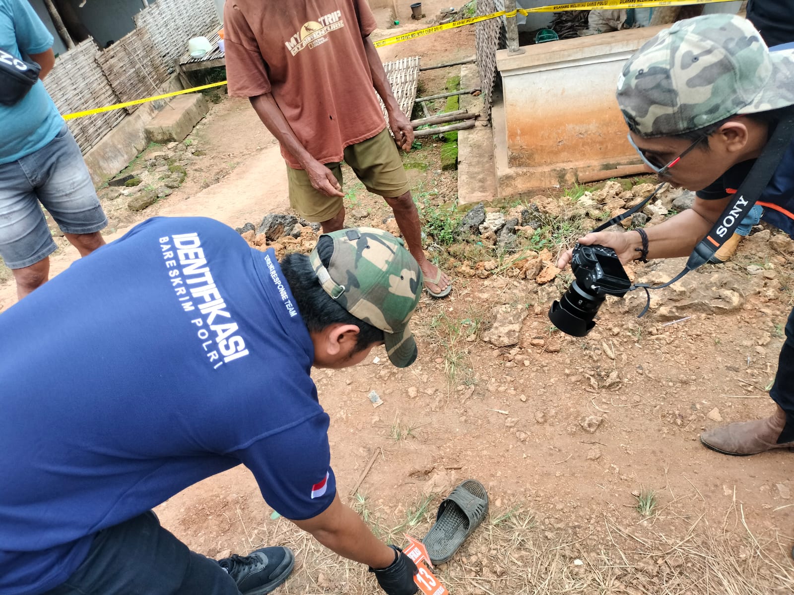Update Tragedi Lenteng Barat: Polisi Buru Terduga Pelaku Pembacokan Warga Gadu Timur
