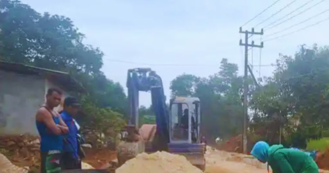 Proyek Jalan Pakondang Sumenep Senilai Rp10 Miliar Molor, Kontraktor Terancam Denda Puluhan Juta