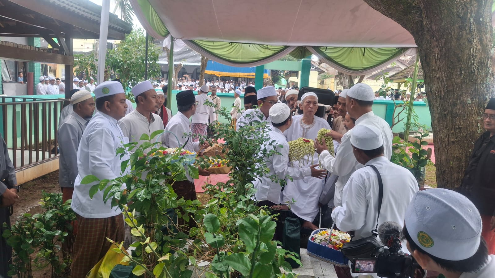 Menjemput Berkah di Makbarah Muassis: Refleksi 43 Tahun Perjuangan KH Abdullah bin Husein di PPMA Sumenep