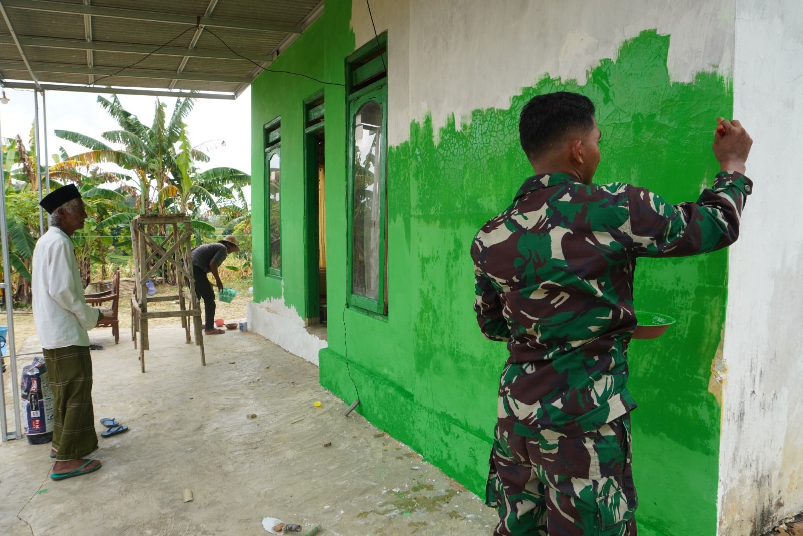 Rumah Sunahwi Kini Layak Huni Usai Dicat Satgas TMMD