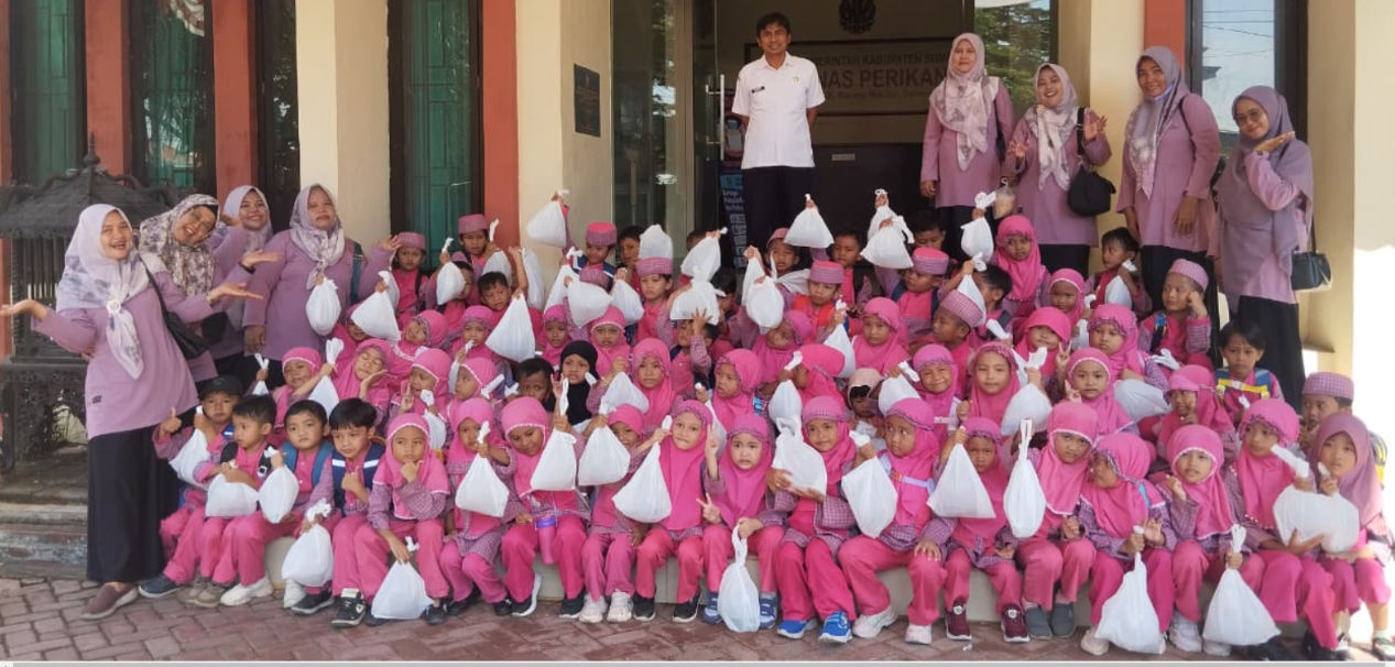 75 Siswa KB-TK Islam An-Nawawi “Serbu” Dinas Perikanan Sumenep, Belajar Sambil Eksplorasi Dunia Ikan