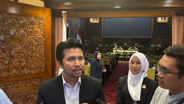 Jatim ‘Tangguh Digital’ 2026: Wagub Emil Sidak ‘Tikus’ Keuangan, OJK Blokir Rp402 Miliar!