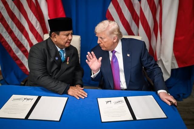 Simalakama Prabowo: Antara ‘Todongan’ Trump dan Ultimatum Jenderal Senior