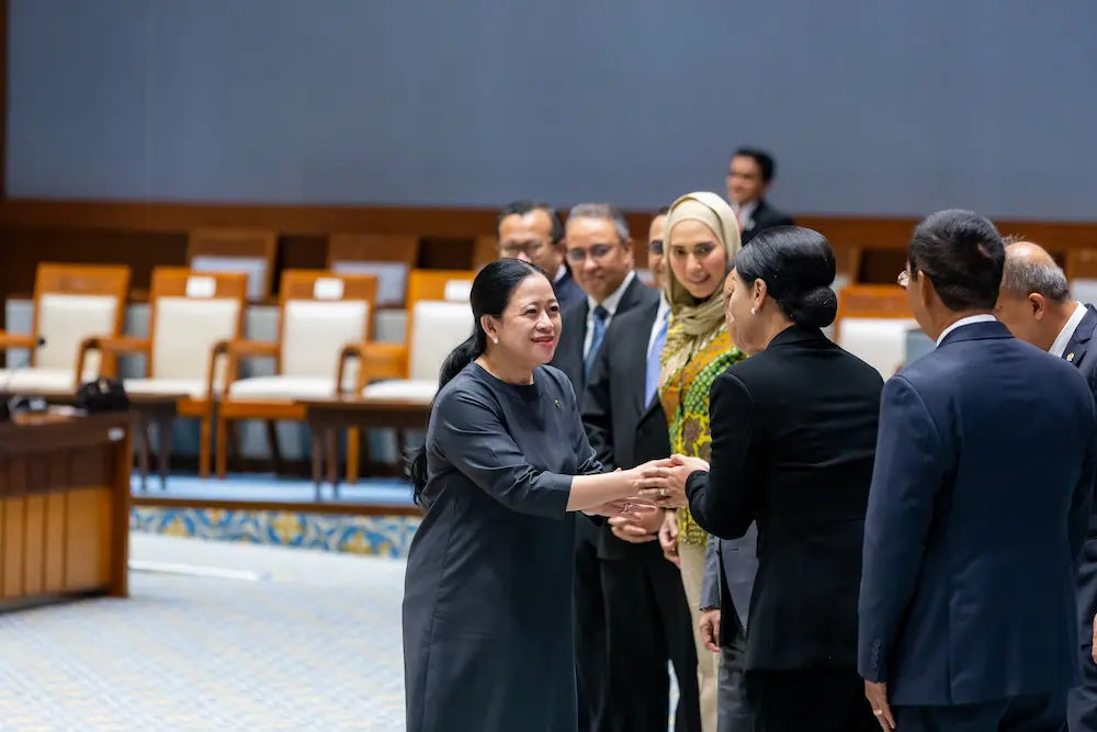Ketuk Palu Puan: OJK Baru, “Pawang” Kripto atau Sekadar Restu?