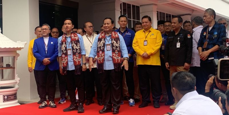 Di KPU, Prabowo-Gibran Resmi Daftar Capres-Cawapres Di KPU, Prabowo-Gibran Resmi Daftar Capres-Cawapres