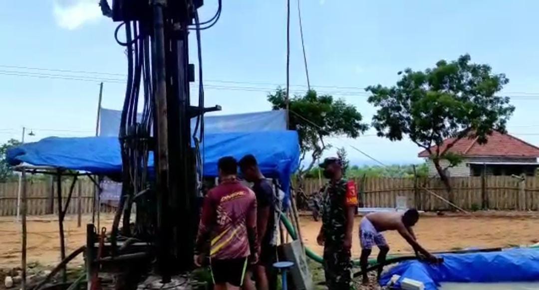 Kemanunggalan TNI Mengatasi Kesulitan Rakyat Di Wilayah Kecamatan Batu Putih
