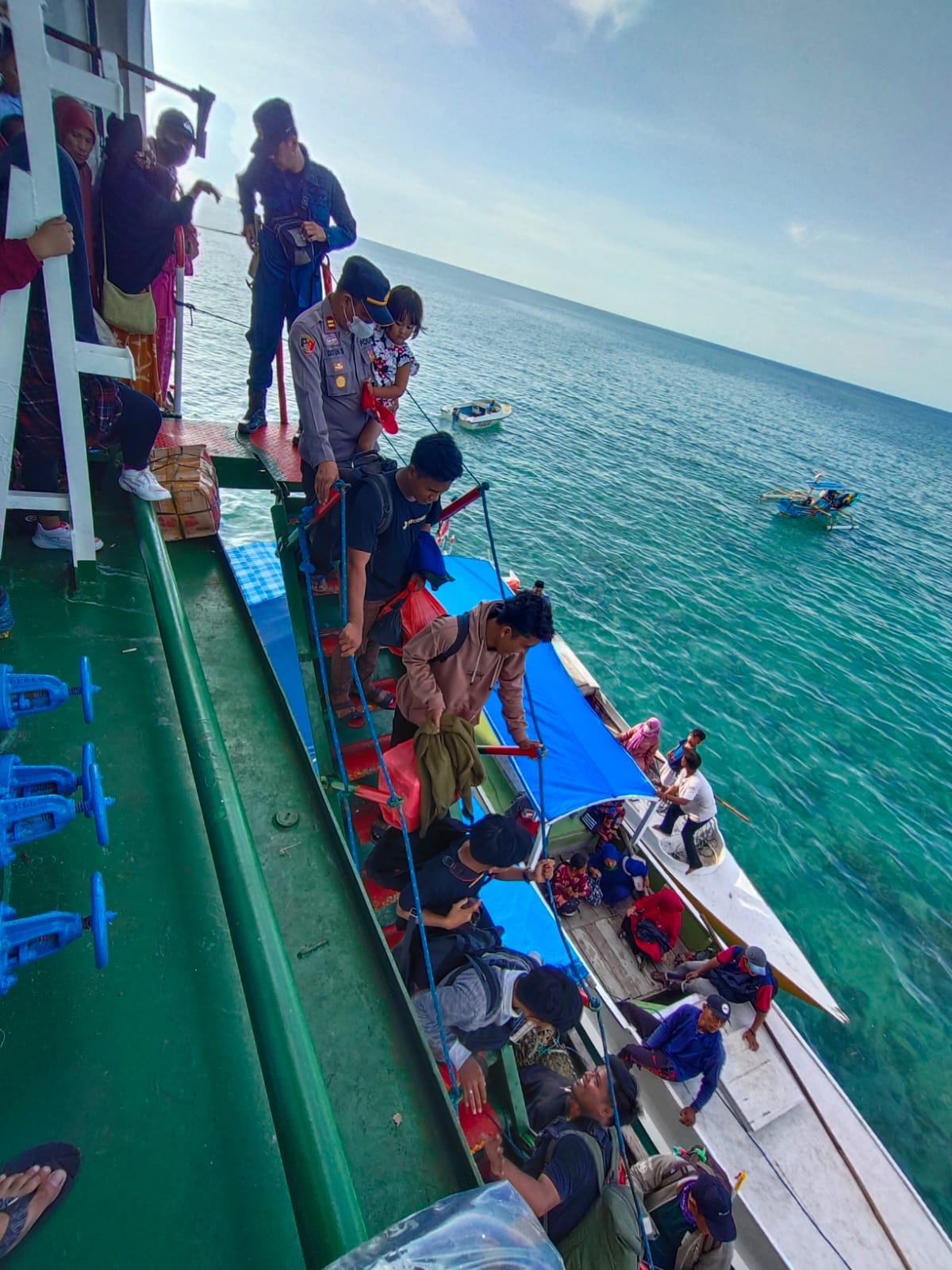 Kapal Sabuk Nusantara 19 Tabrak Karang di Kepulauan Sumenep