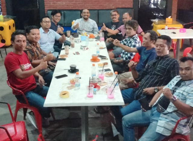 Mr Ball Gratiskan Rumah Billiard Untuk 12 Atlet Yang Hendak Berlaga di Kejurprov Jatim Mr Ball Gratiskan Rumah Billiard Untuk 12 Atlet Yang Hendak Berlaga di Kejurprov Jatim