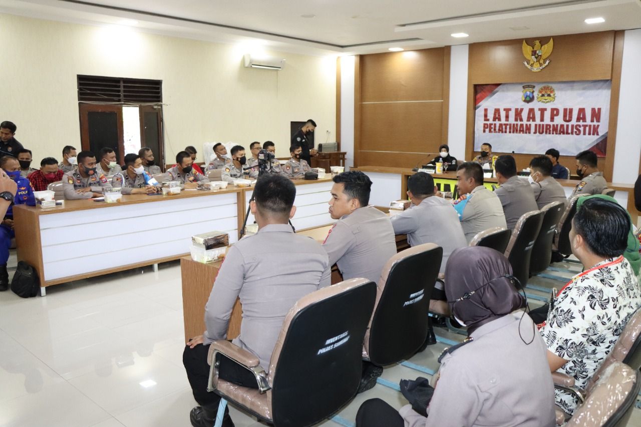 Keren, Polres Sumenep Gelar Pelatihan Jurnalistik Kehumasan