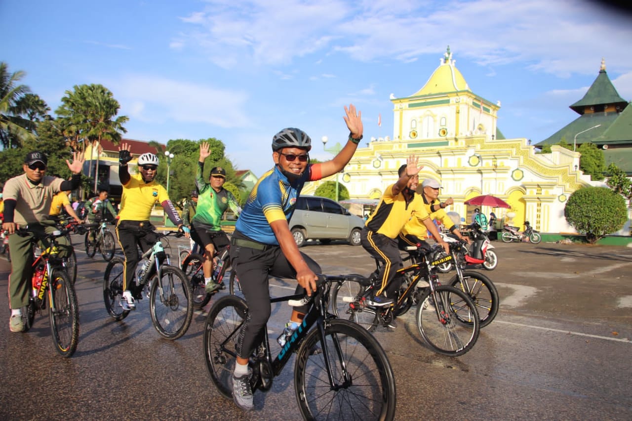 Dandim 0827/Sumenep Meriahkan Sepeda Gembira Dalam Rangka HUT Bhayangkara Ke 76