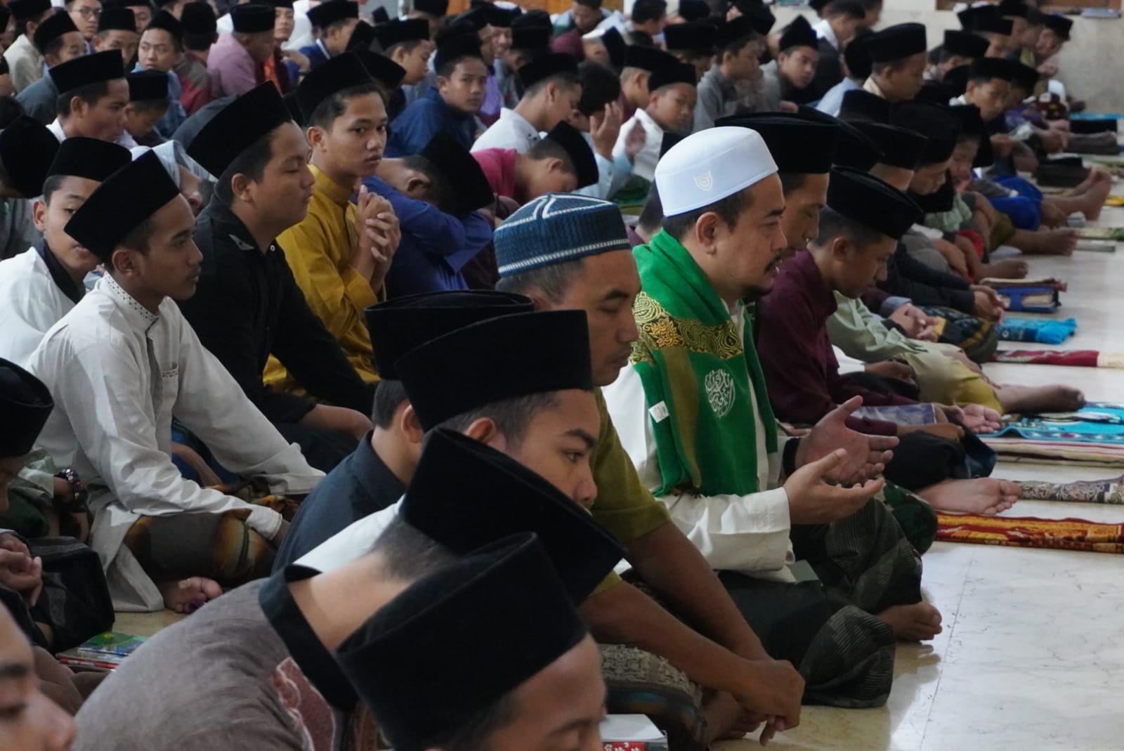 Dandim 0827 Sumenep Laksanakan Sholat Subuh Berjamaah Di Pondok Pesantren Al Amien Dandim 0827 Sumenep Laksanakan Sholat Subuh Berjamaah Di Pondok Pesantren Al Amien