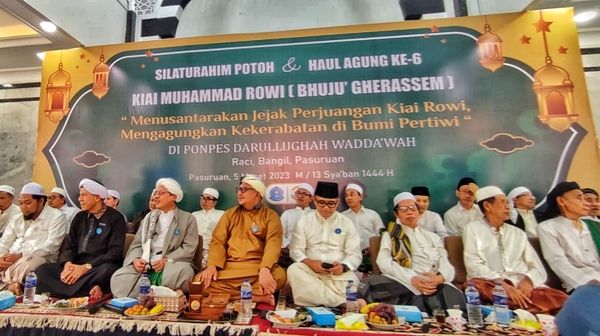 Ponpes Dalwa: MenPAN RI Azwar Anas Hadiri Haul ke-6 Kiai Rowi Pakai Baju Koko