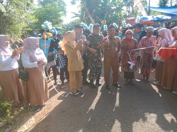 Pawai Paud Walisongo dan Imtihan Babinsa Lakukan Pengamanan Pawai Paud Walisongo dan Imtihan Babinsa Lakukan Pengamanan