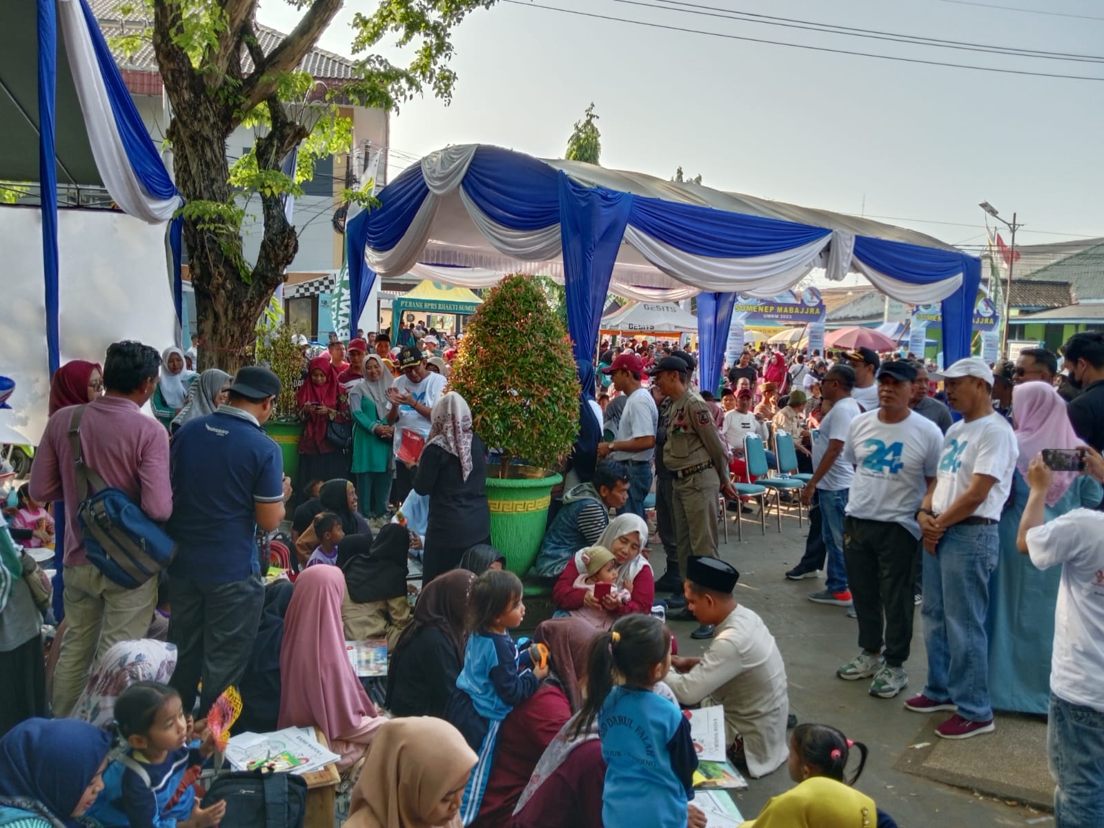 Kasdim 0827/Sumenep Hadiri Acara Fun Kolase Competition Pameran UMKM Kasdim 0827/Sumenep Hadiri Acara Fun Kolase Competition Pameran UMKM