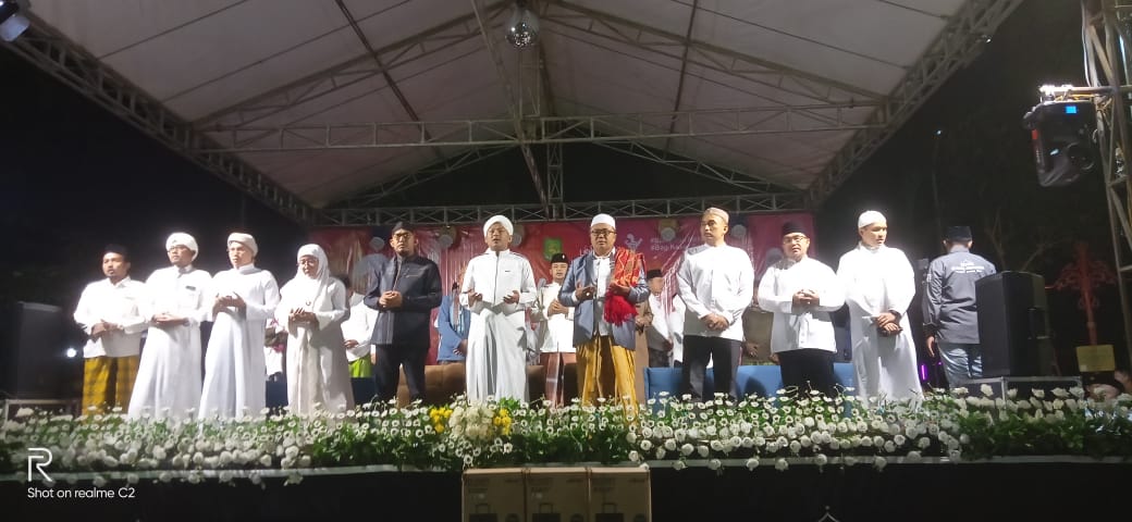 Dandim Mengikuti Kegiatan Sumenep Bersholawat bersama Majelis Pemuda At-Taufiq Dandim Mengikuti Kegiatan Sumenep Bersholawat bersama Majelis Pemuda At-Taufiq