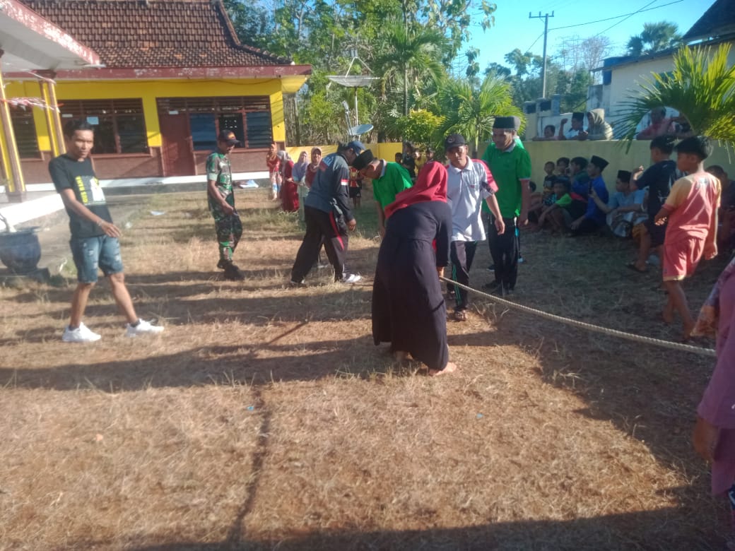 Meriahkan HUT Kemerdekaan RI Ke-78, Babinsa Koramil 17/Dungkek Dampingi Kegiatan Perlombaan Di Wilayah