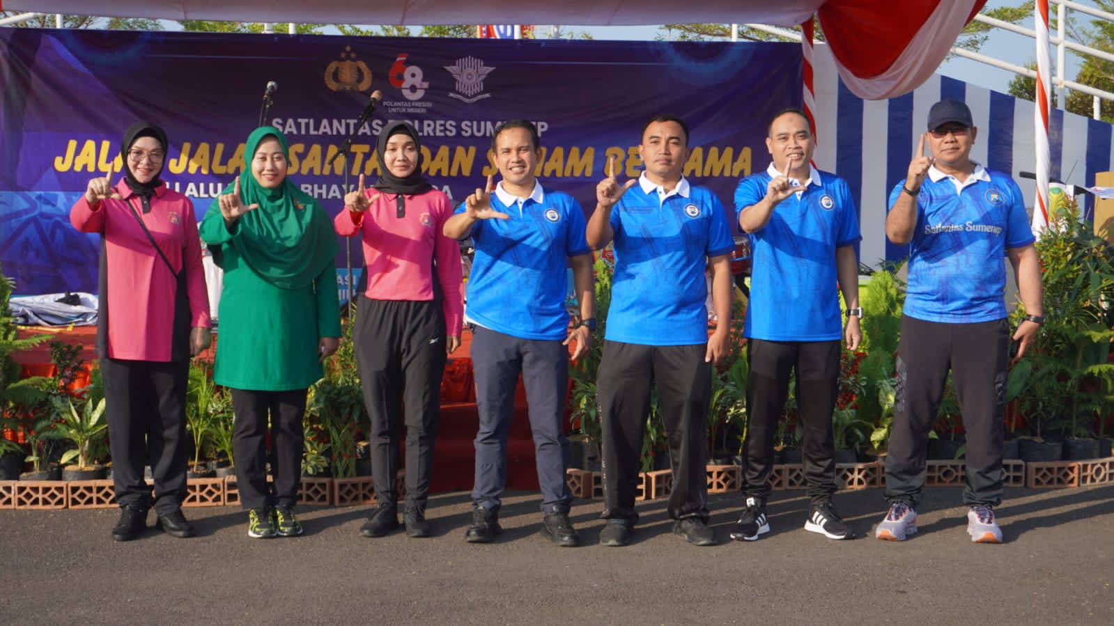 Dandim 0827/Sumenep Ikut Jalan Santai dan Senam Bersama, Meriahkan HUT Lalu Lintas Bhayangkara ke 68