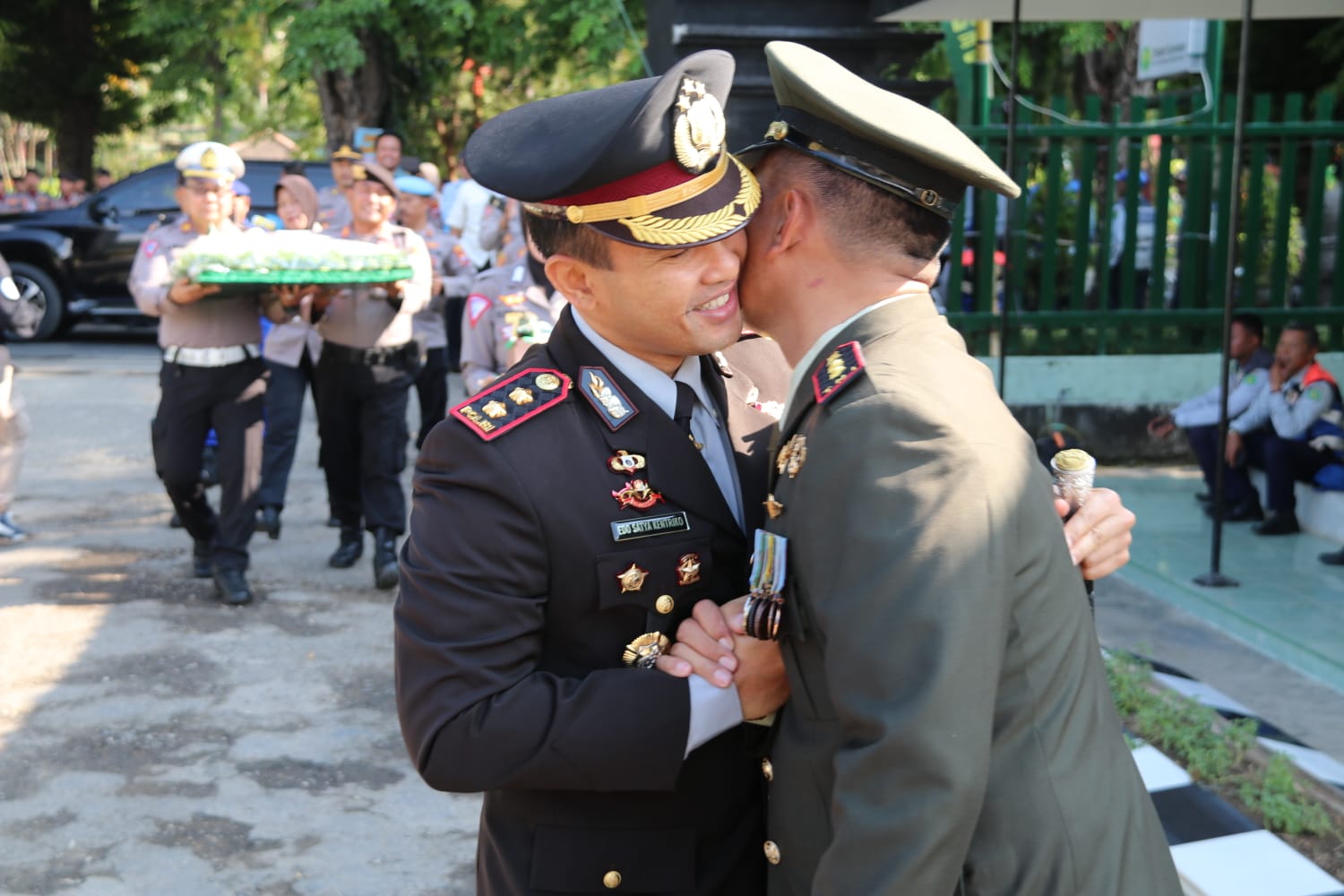 HUT ke 78 TNI, Dandim 0827/Sumenep Dapat Kejutan Dari Kapolres Sumenep