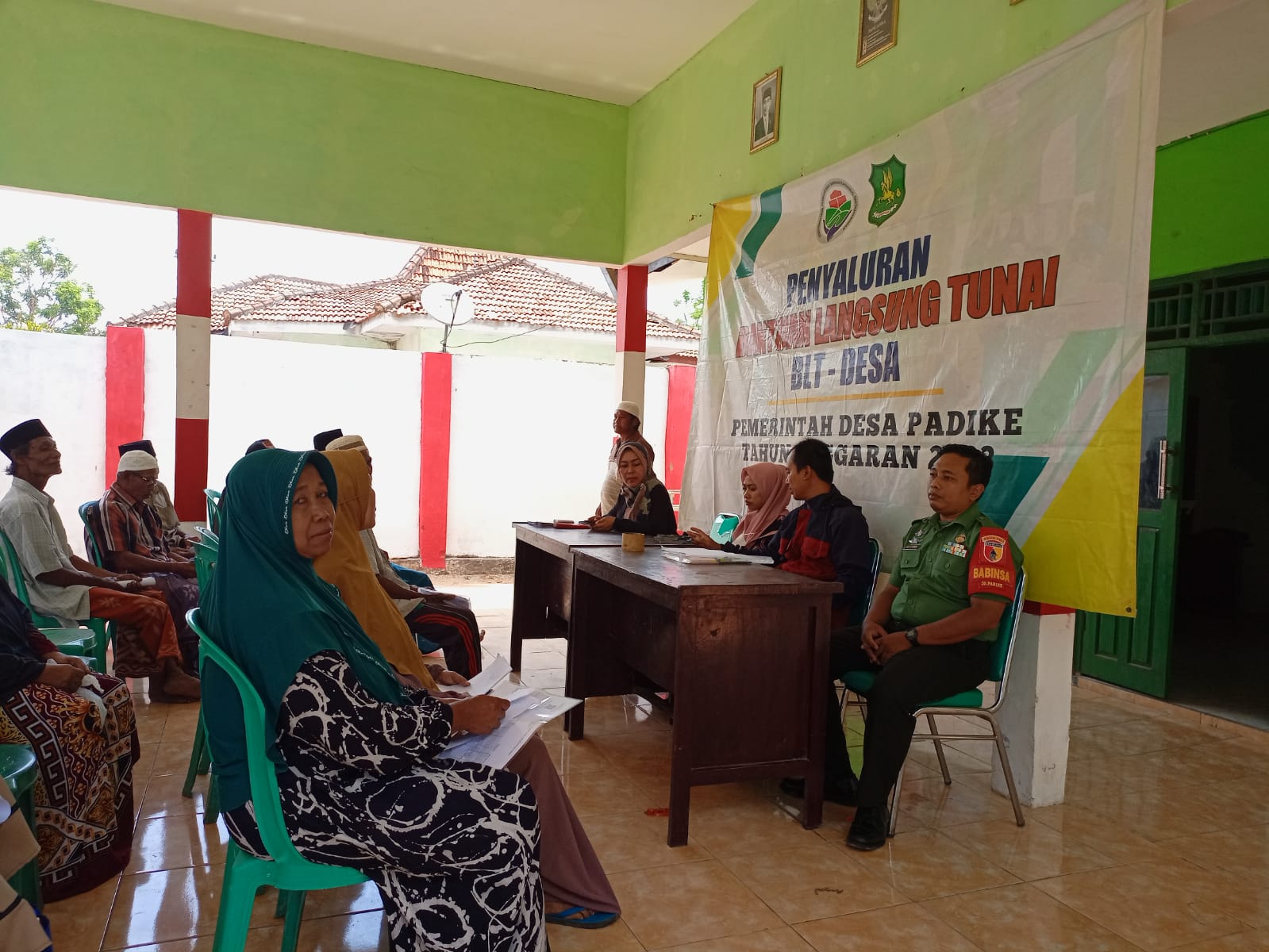 Babinsa Koramil 02/Kalianget Dampingi Pembagian BLT-DD Tahap 1 – 3 Tahun 2023