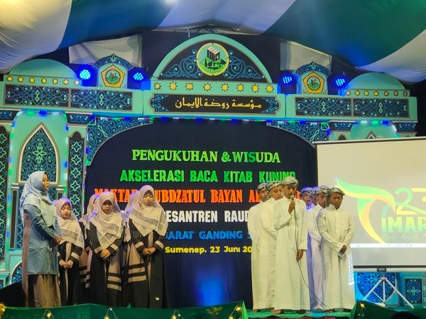 Wisuda Akselerasi Baca Kitab Kuning Ponpes Raudlatul Iman Wisuda Akselerasi Baca Kitab Kuning Ponpes Raudlatul Iman
