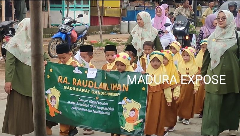RA Raudlatul Iman Ikut Meriahkan Pawai Maulid dan Hari Santri Kecamatan Ganding RA Raudlatul Iman Ikut Meriahkan Pawai Maulid dan Hari Santri Kecamatan Ganding