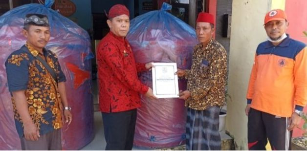 Bupati Sumenep Salurkan Logistik Tandon Air Bantuan Provinsi Jatim