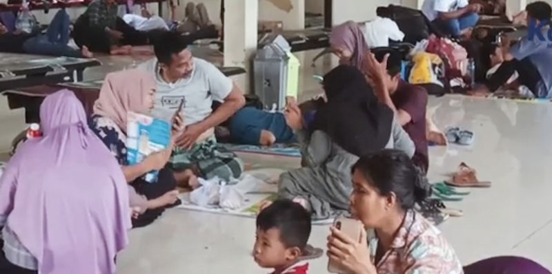 Transportasi Laut Masih Lumpuh, Warga Sumenep Mulai Diserang Sakit Panas