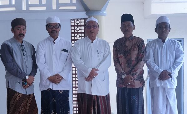 Kiai Thoifur Ali Wafa Setujui Haul Agung Ke-7 Kiai Rowi di Ponpes Al-Bustan Banyugiri Kiai Thoifur Ali Wafa Setujui Haul Agung Ke-7 Kiai Rowi di Ponpes Al-Bustan Banyugiri