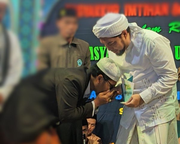 Momen  Kiai Azaim Disambut Hangat Kiai Sahli Ketum Yayasan Raudlatul Iman